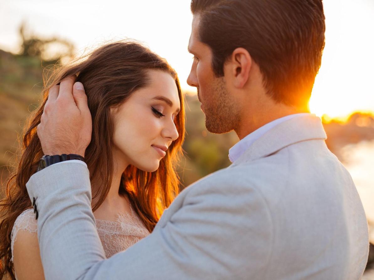 שלך או תוספות? (צילום: shutterstock) זוג רומנטי