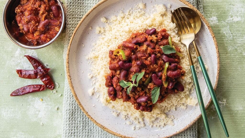 צ'ילי קון קרנה עם קוסקוס 