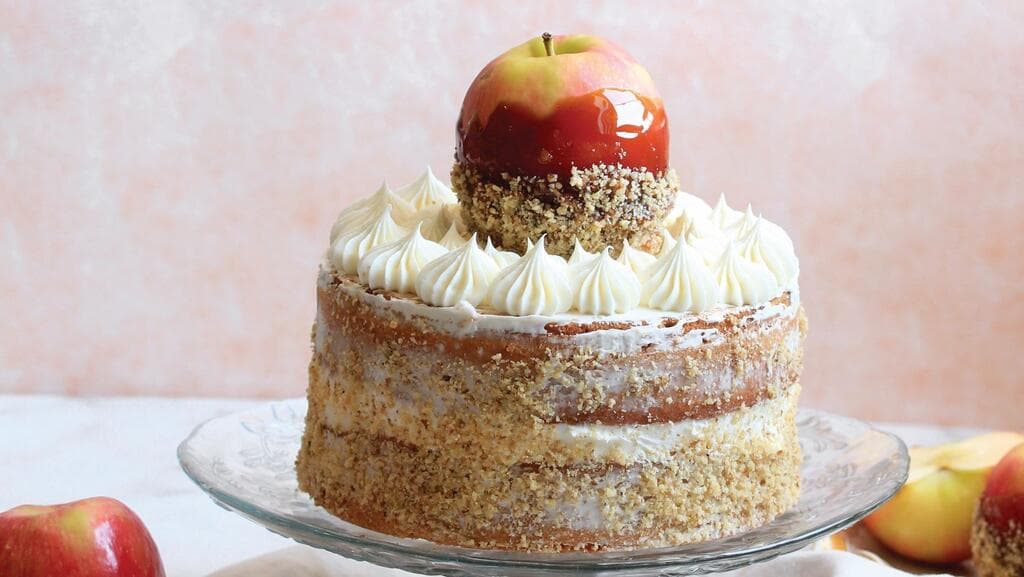 עוגת תפוחים בקרם דבש