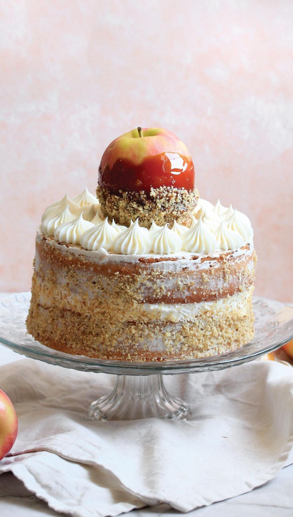 עוגת תפוחים בקרם דבש