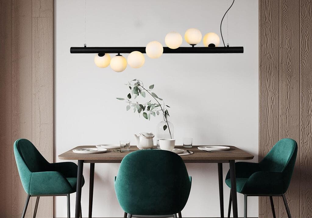 התאורה היא לב הבית, זו שיוצרת אווירה (צילום: shutterstock) התאורה היא לב הבית, היא זו שעתידה תכנון תאורה חכם יאפשר לנו להפחית את כמות האור בצורה נוחה על מנת לקבל אינטימיות ואווירה רגועה יותר, בעת הצורך