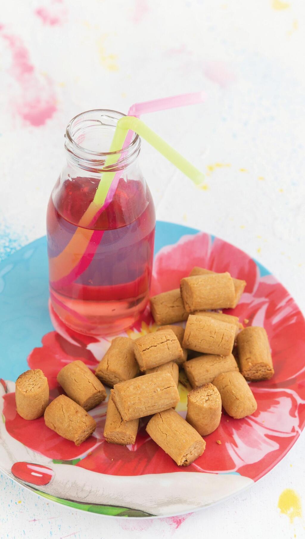 חטיף חמאת בוטנים טבעית (צילום: יעל אילן, סגנון: נעמה רן) חטיף חמאת בוטנים טבעית