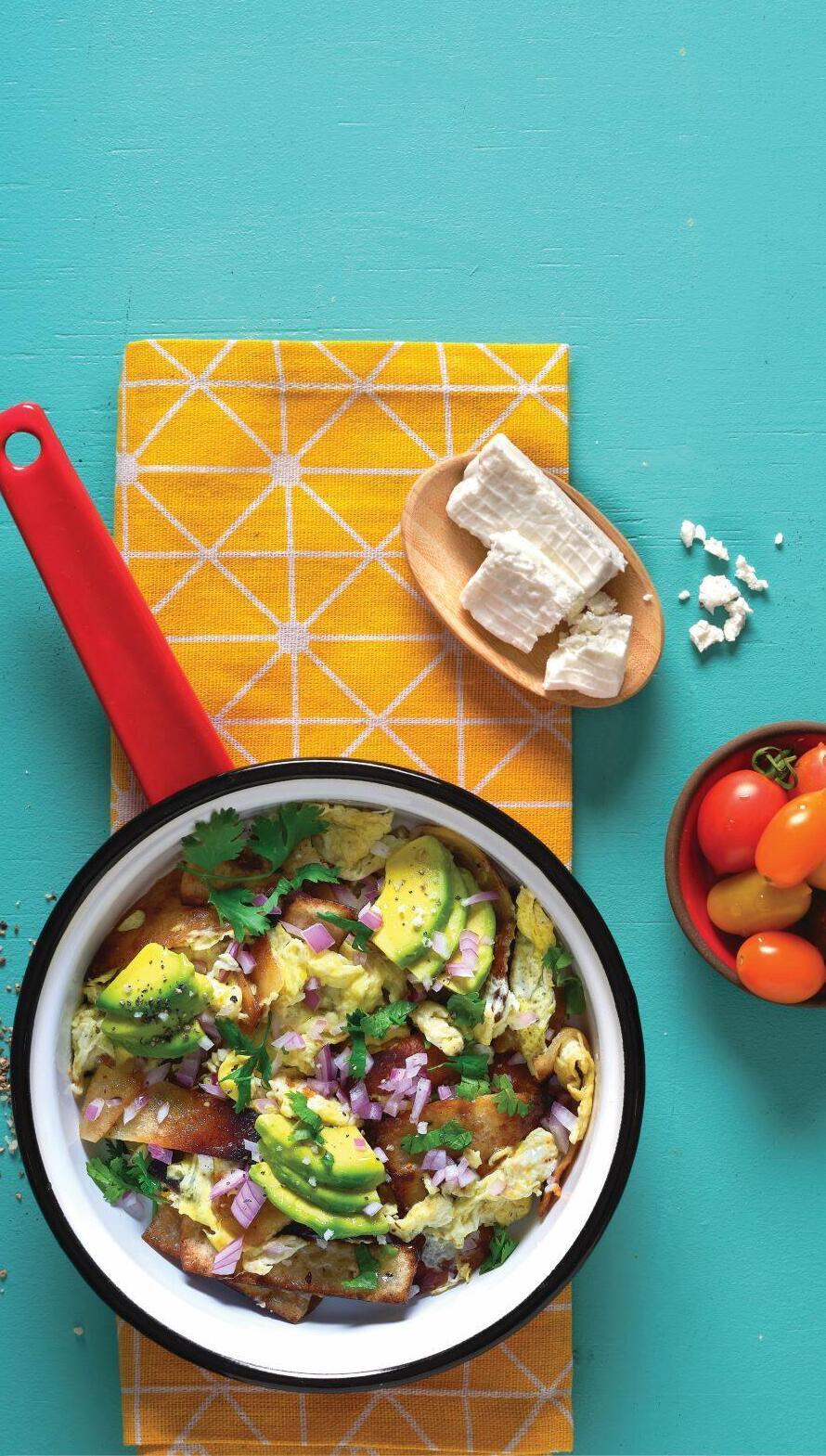 מקושקשת טורטיות עם אבוקדו ותוספות