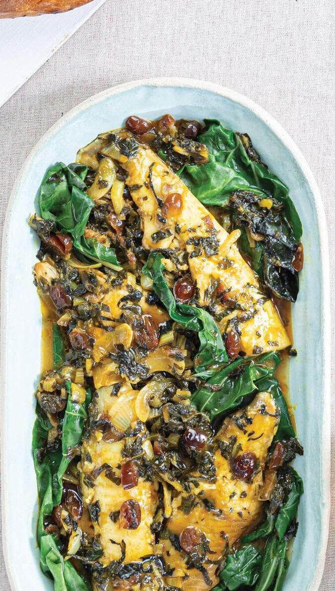 דג במנגולד וצימוקים