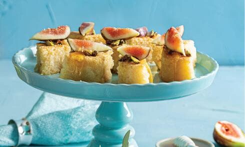 עוגת סולת עם תאנים