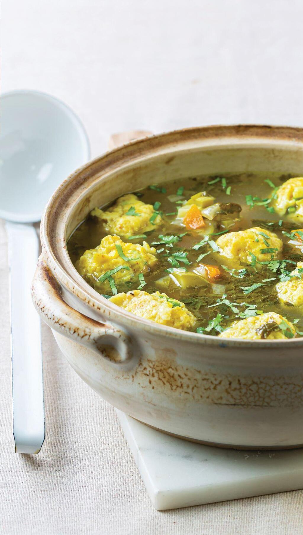 מרק ירקות עם כופתאות סולת