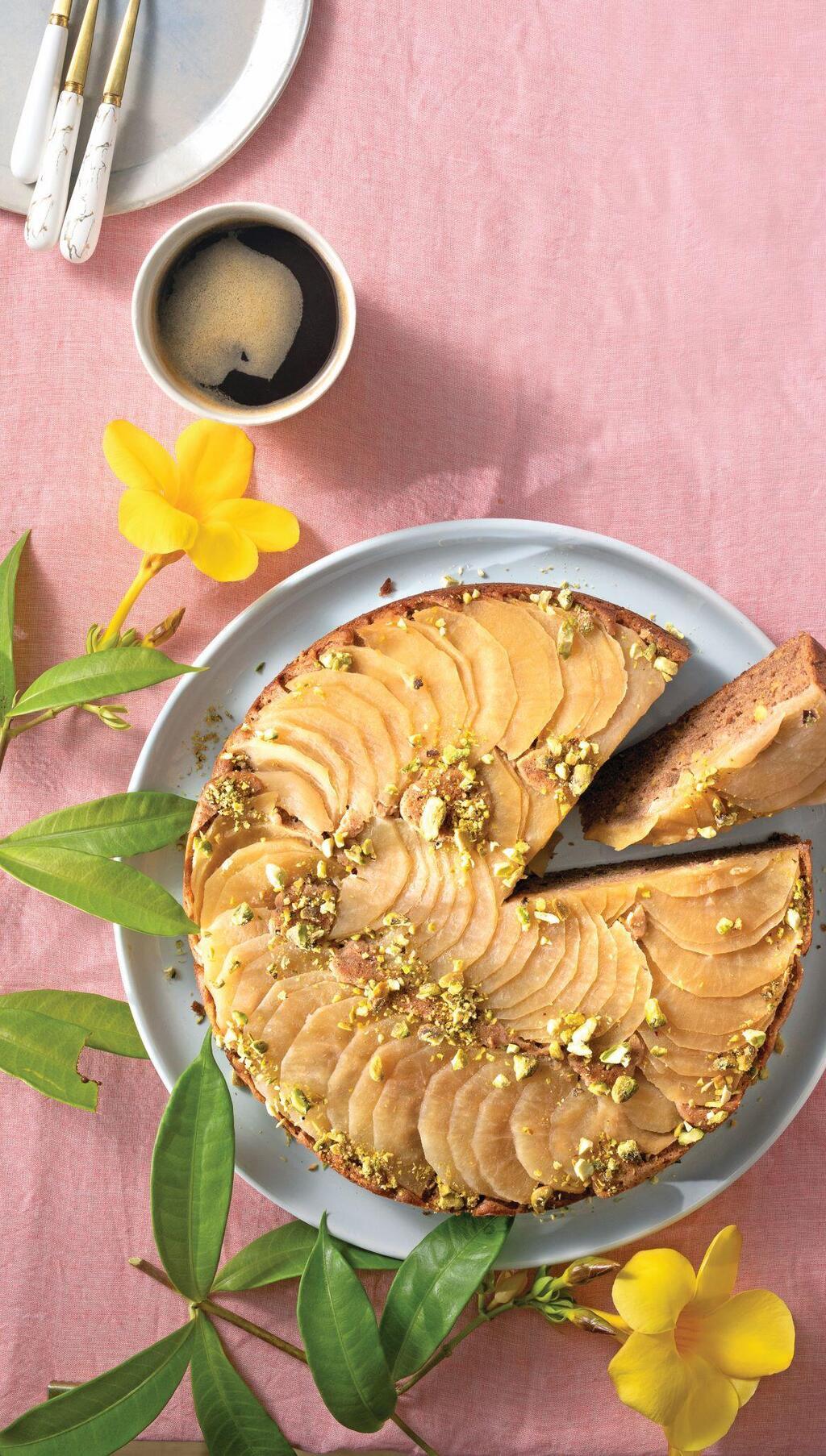 עוגת תפוחים ותמרים ללא סוכר