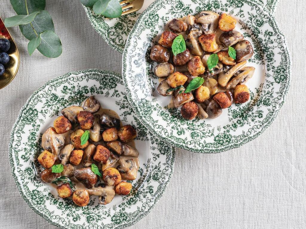 ניוקי פריזאי ברוטב שמנת ערמונים ופטריות 