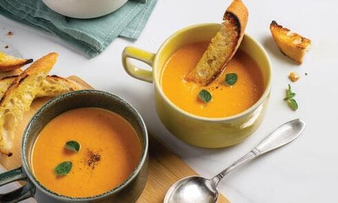 מרק שומר ועגבניות צלויות