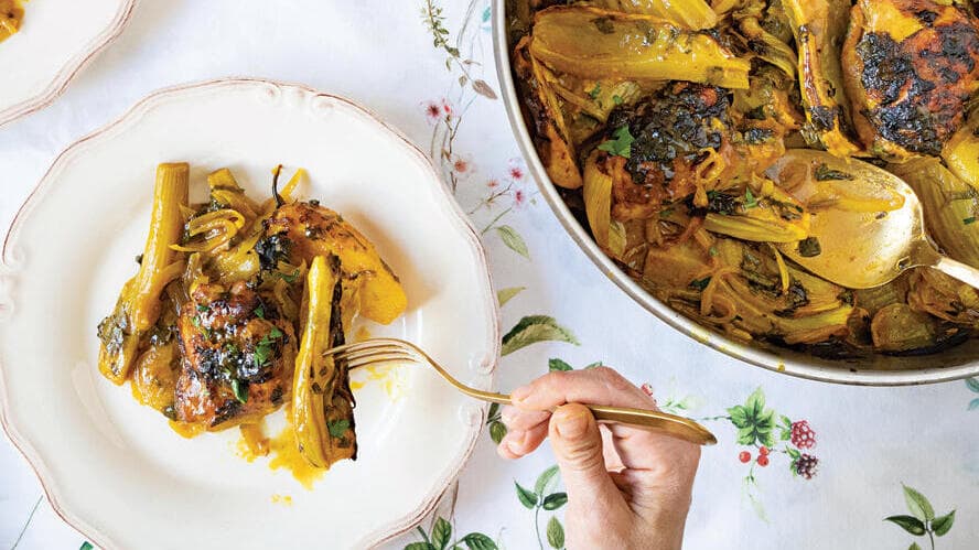 תבשיל מושלם בסיר אחד: עוף, שומר ותפוחי אדמה