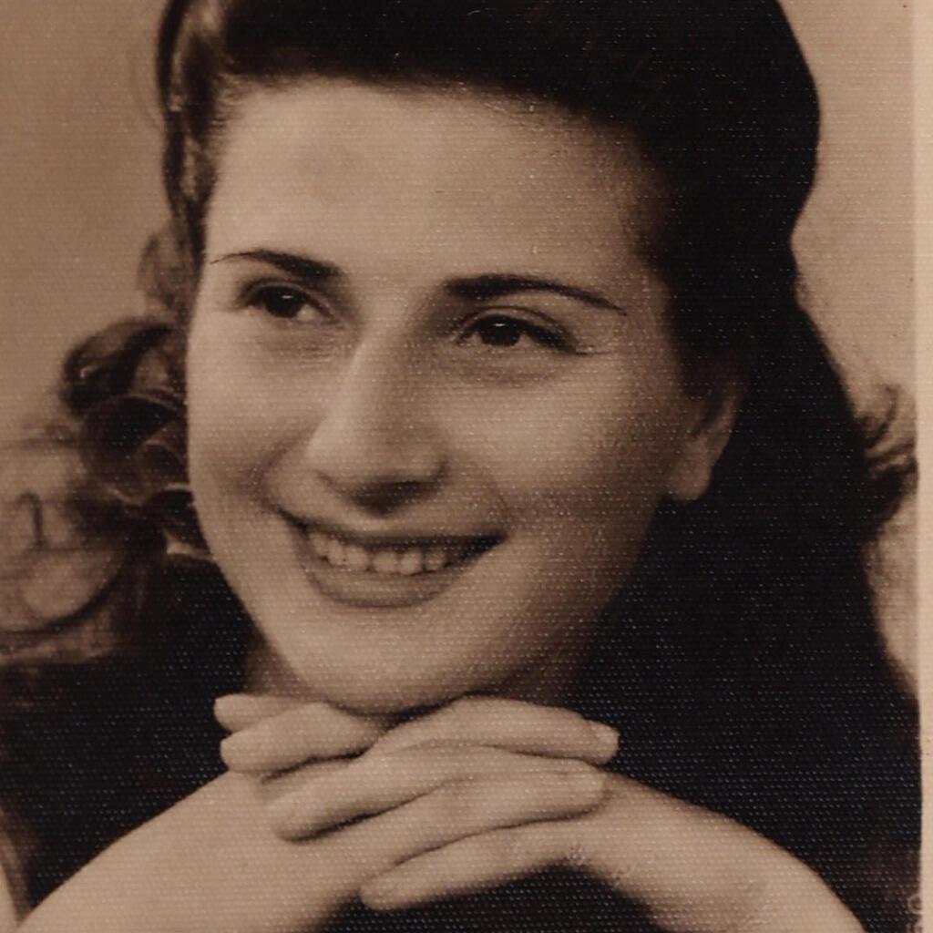 שמחה סימה זימן בגיל 20. "השתתפתי בקרבות והשתמשתי בנשק" (צילום: אלבום פרטי) שמחה סימה זימן