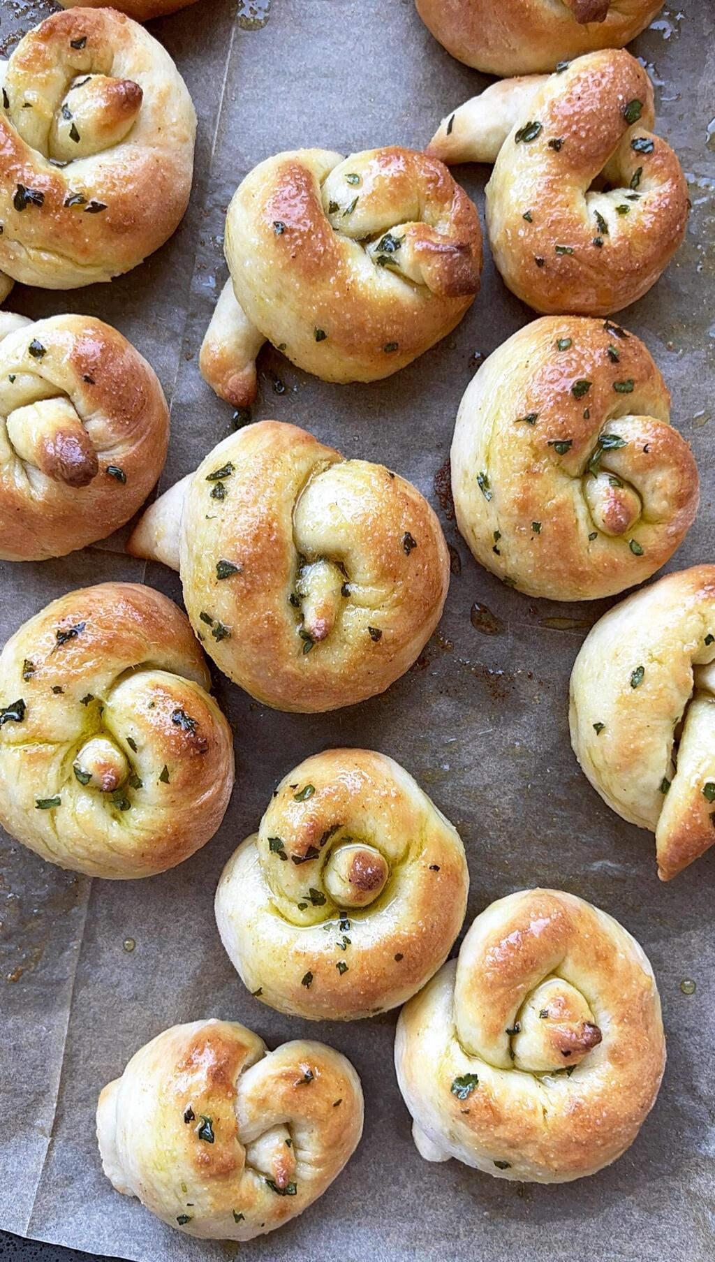 בקלי קלות: מיני לחמניות שום