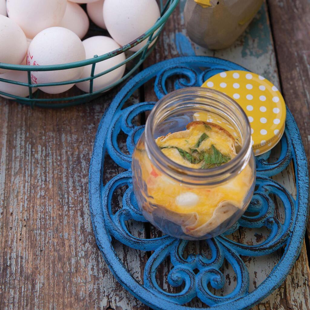 ביצה על טורטיה (צילום: יעל אילן, סגנון: נעמה רן) ביצה על טורטיה