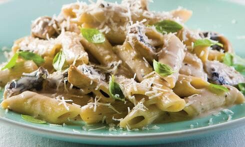 פסטה ברוטב שמנת ופטריות