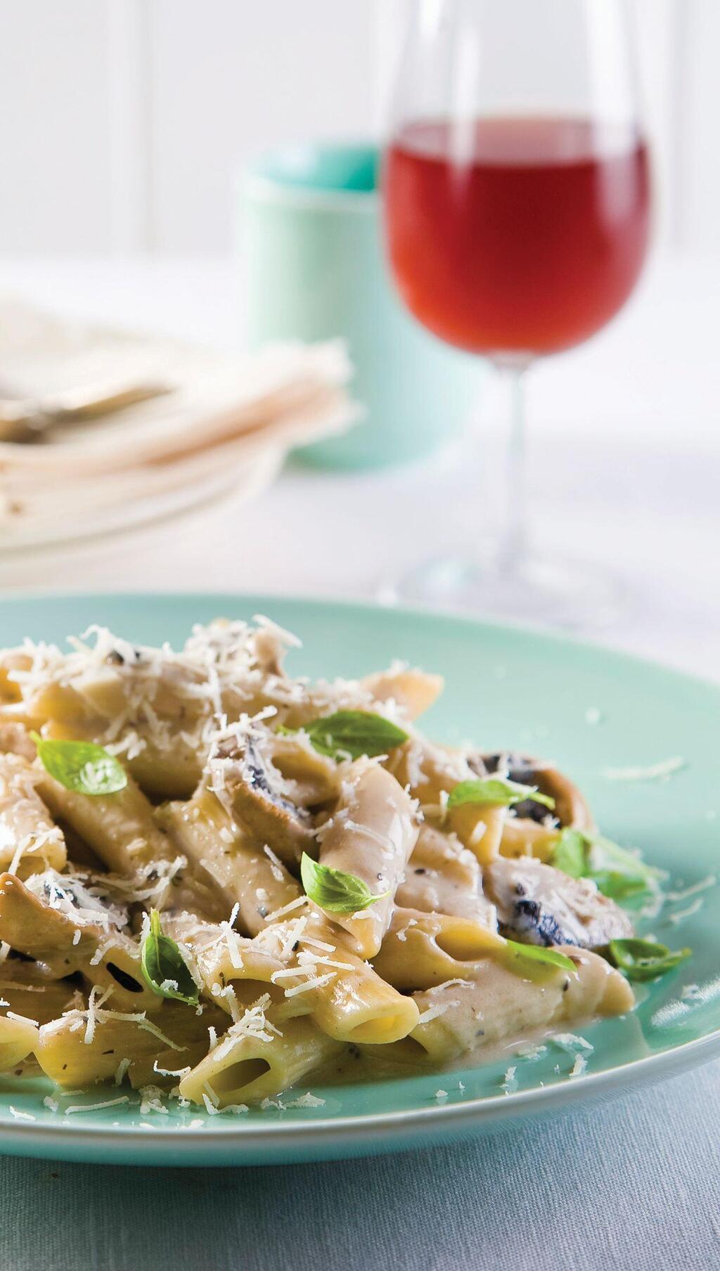 פסטה ברוטב שמנת ופטריות