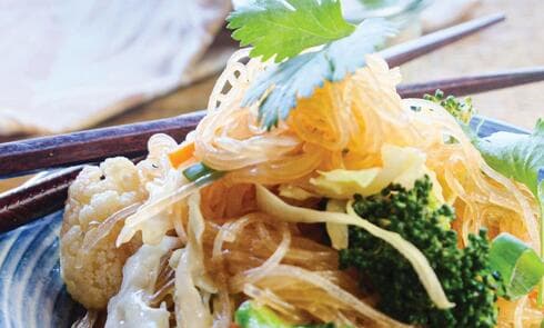 אטריות שעועית ברוטב אסייתי