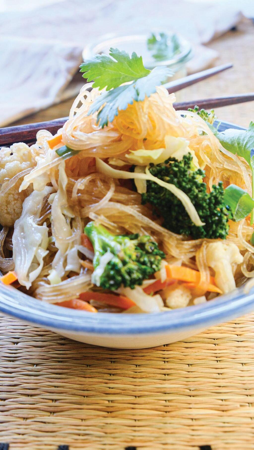 אטריות שעועית ברוטב אסייתי