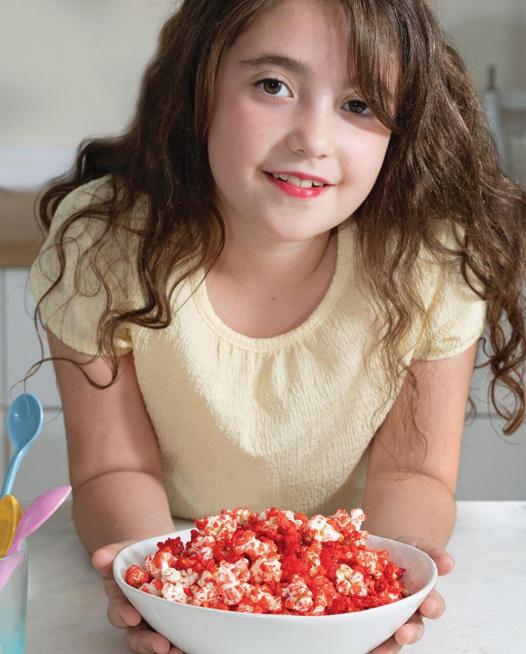 פופקורן צבעוני (צילום: שרית גופן, סגנון: נעה קנריק) פופקורן צבעוני