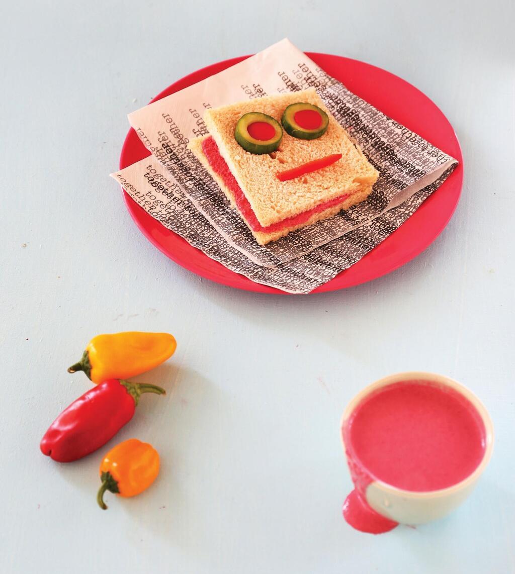 כריך פרצוף עם טחינה ורודה