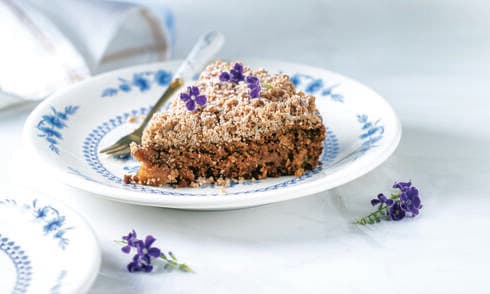 עוגת תפוחים עם קראמבל טחינה