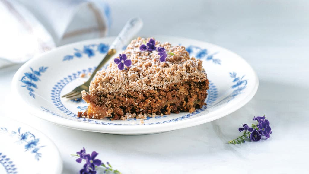 עוגת תפוחים עם קראמבל טחינה