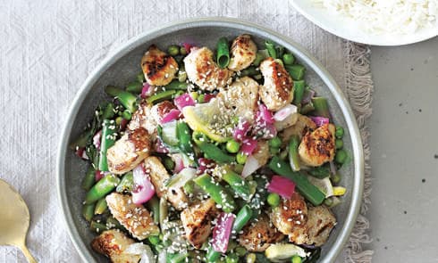 עוף וירקות מוקפצים בטחינה 