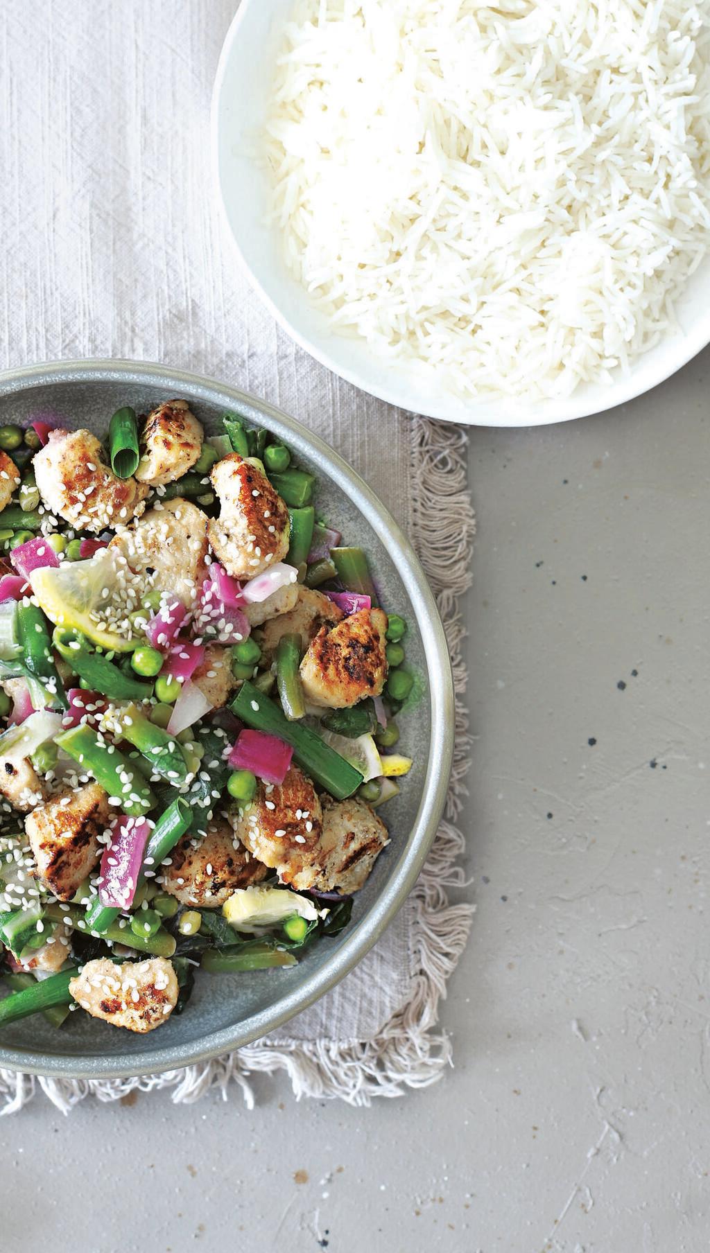 עוף וירקות מוקפצים בטחינה 