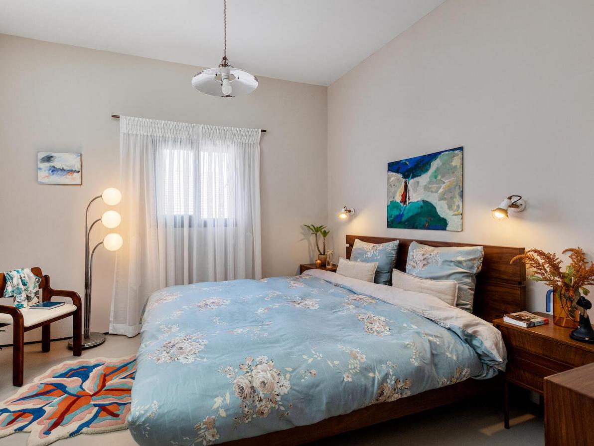 ממ"ד בחדר שינה, קודם הבטיחות, אח"כ ההרגשה. עיצוב: אורית דרוקר (צילום: שירן כרמל) ממ"ד בחדר שינה, עיצוב אורית דרוקר