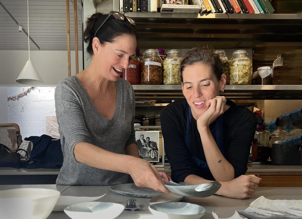 איריס נשר (משמאל), שיראל ברגר (מימין)