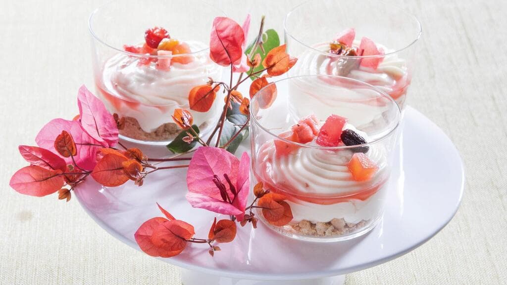 טרייפל עם עוגיות פסח וקומפוט 