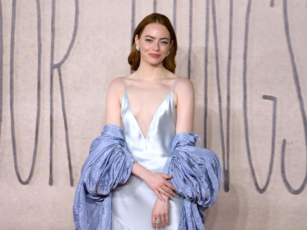 אמה סטון בפרמיירה של "מסכנים שכאלה"