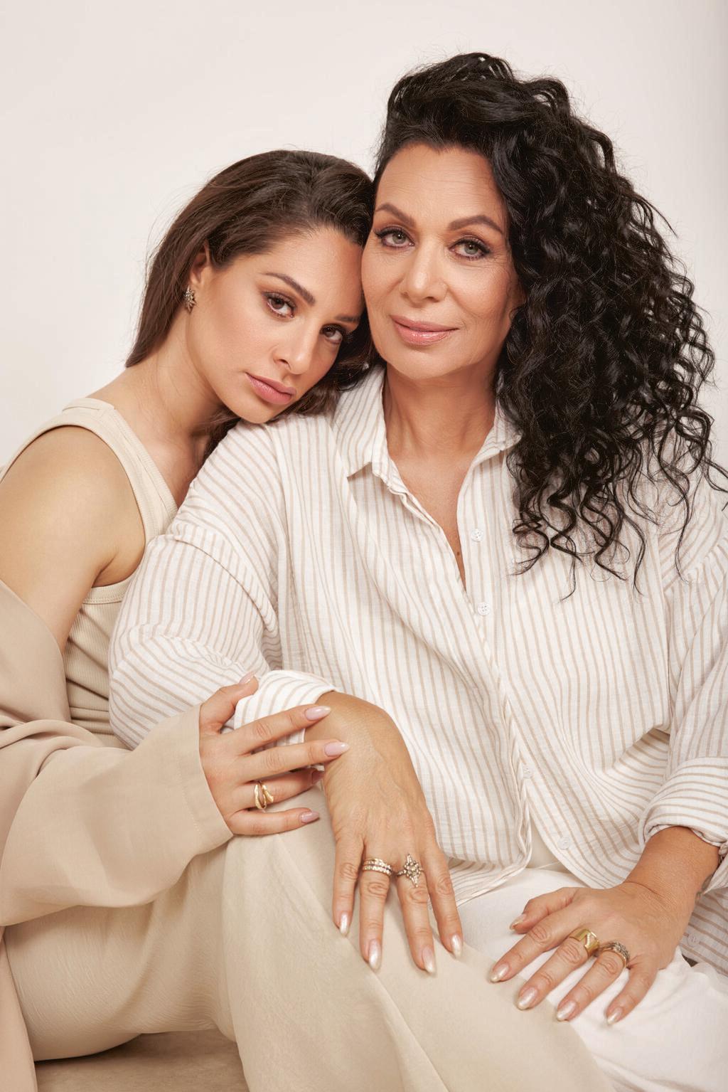 מעיין ויונה אדם בצילומי שער למגזין "לאשה" (צילום: שי פרנקו | סגנון: הדר קדוש HOLY DORA) מעיין ויונה אדם