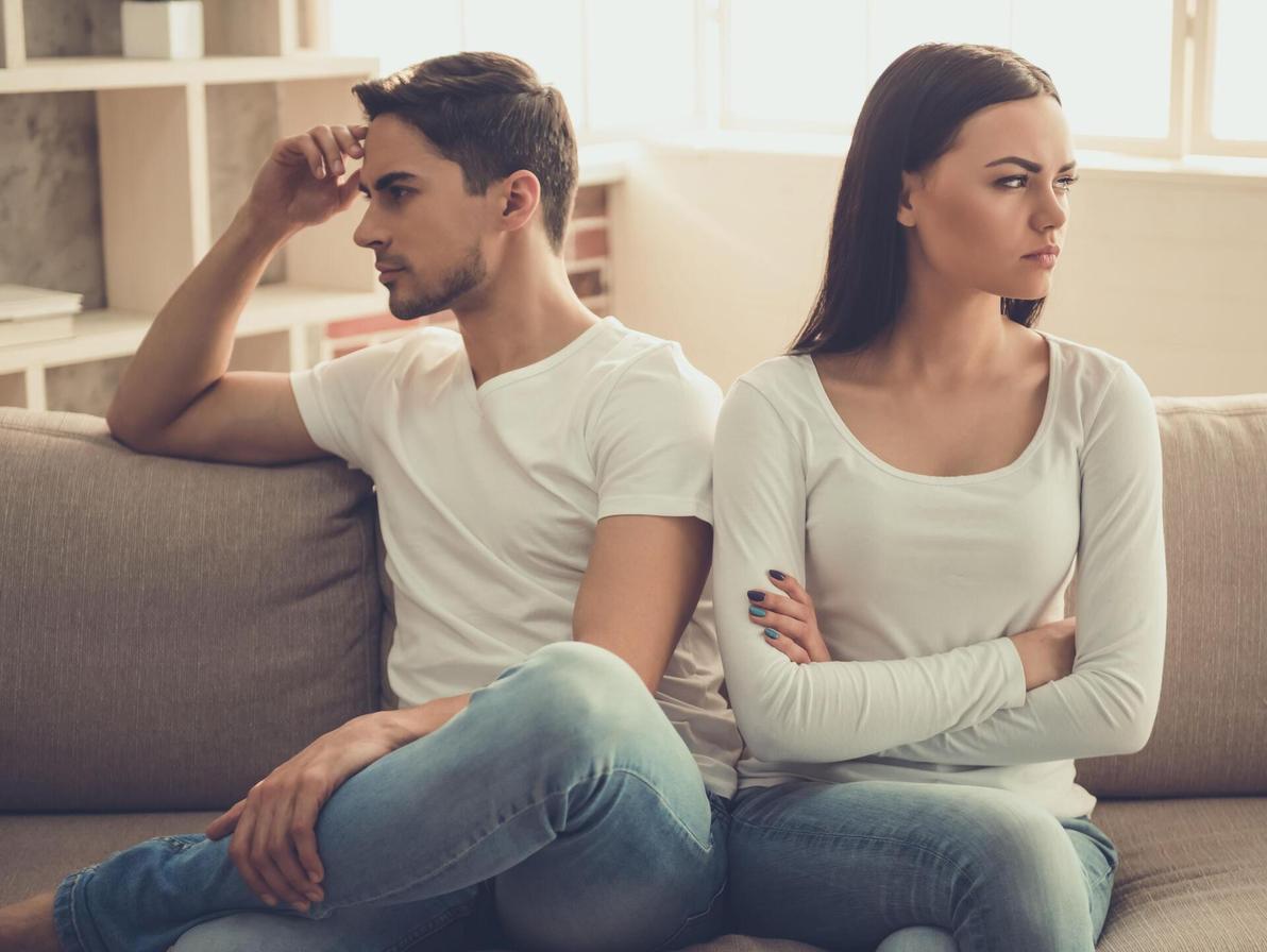 פרידות לא באמת מסתיימות בחתימת הגט (צילום: Shutterstock) התעלמות