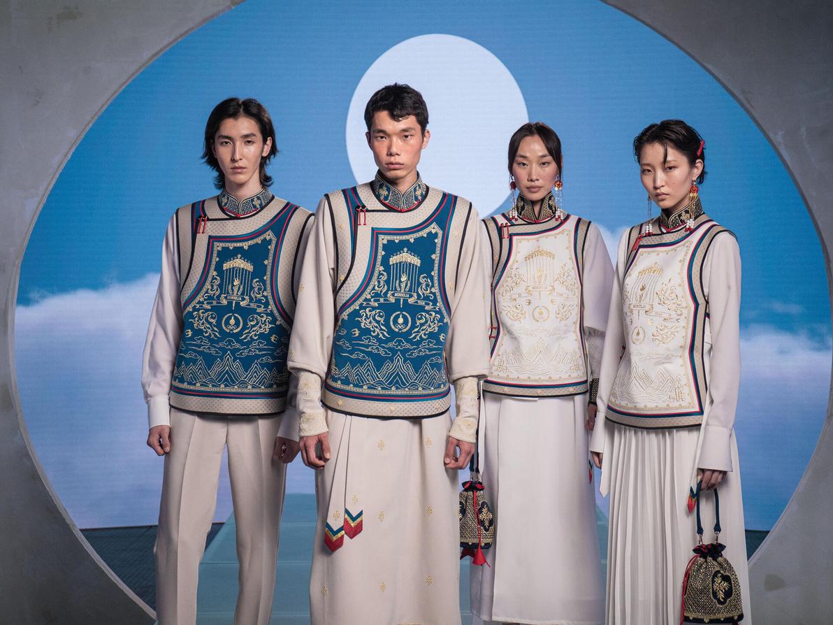 מדי המשלחת של מונגוליה בעיצוב Michel & Amazonka לאולימפיאדת פריז (צילום: Courtesy of Michel & Amazonka) מדי המשלחת של מונגוליה בעיצוב Michel & Amazonka לאולימפיאדת פריז, 2024