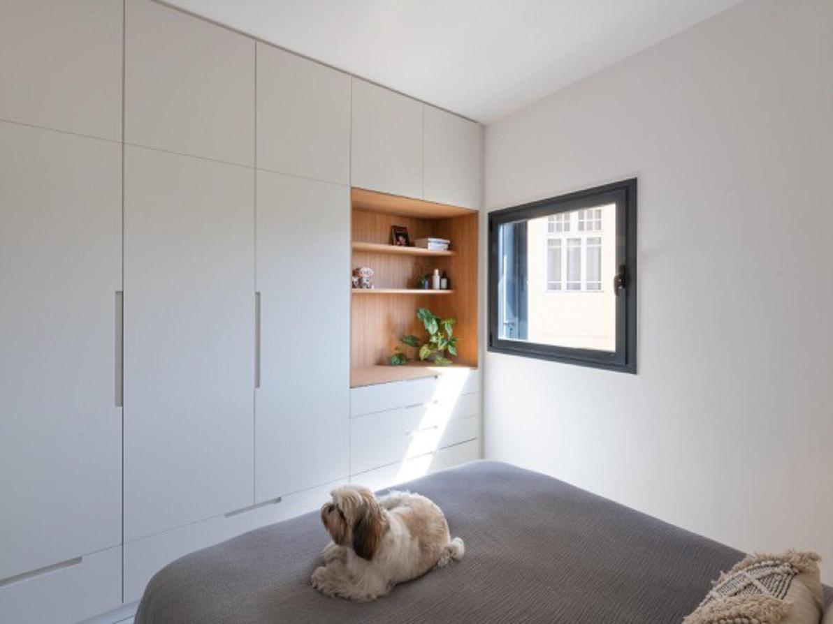 לפנות כל מה שעלול ליפול. מתוך פרויקט משחק קופסה - ממ"ד מעוצב, תכנון: סטודיו XS (צילום: עמית גושר) מתוך פרויקט משחק קופסה - ממ"ד מעוצב, תכנון: סטודיו XS