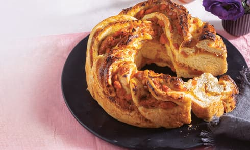 חלה במילוי דלורית ובצל 