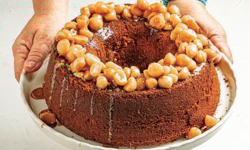 עוגת דבש עם כתר מקדמיה