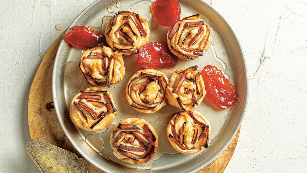  חלבי או פרווה: שבלולי תפוחי עץ מהירים עם ריבת חבושים