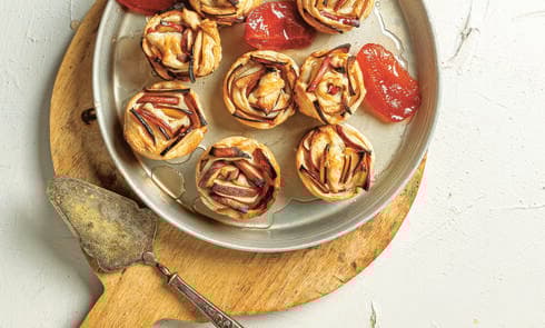  חלבי או פרווה: שבלולי תפוחי עץ מהירים עם ריבת חבושים