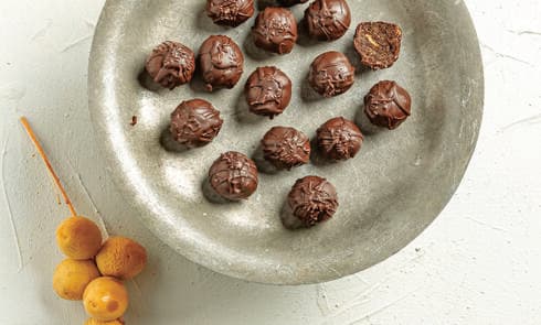  כדורי תמרים ותאנים מצופים שוקולד מריר