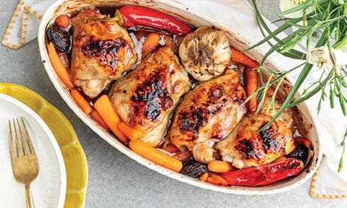 עוף וצימעס בתבנית אחת