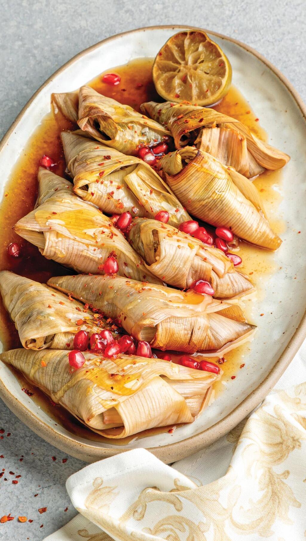 משולשי כרשה במלית בשר וברוטב רימונים