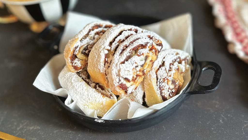 עוגיות תמרים ואגוזים