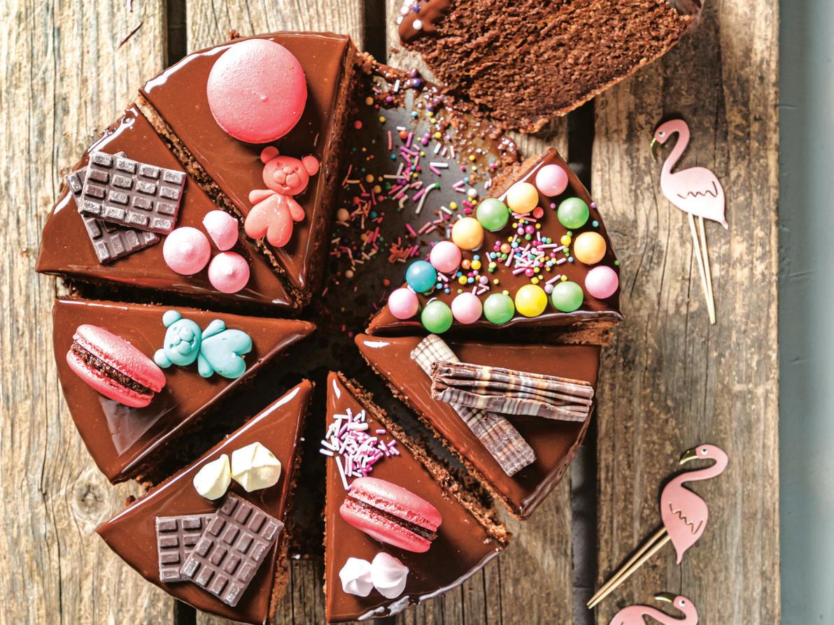 עוגת יום הולדת עם אבקת שוקו