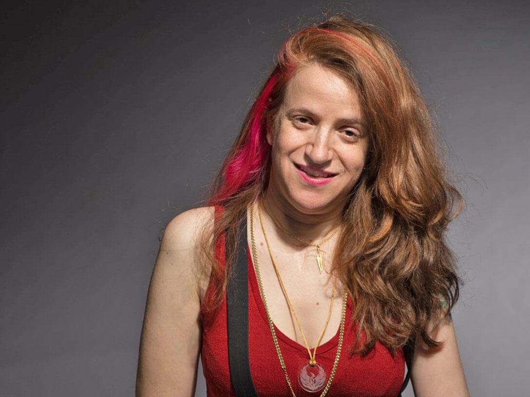 "קודם כל תאהבו את עצמכם". רונה סופר