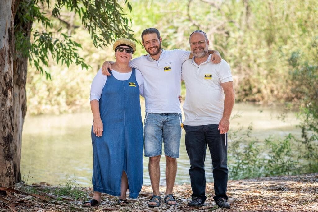 מימין: מושי, אורי וכבי