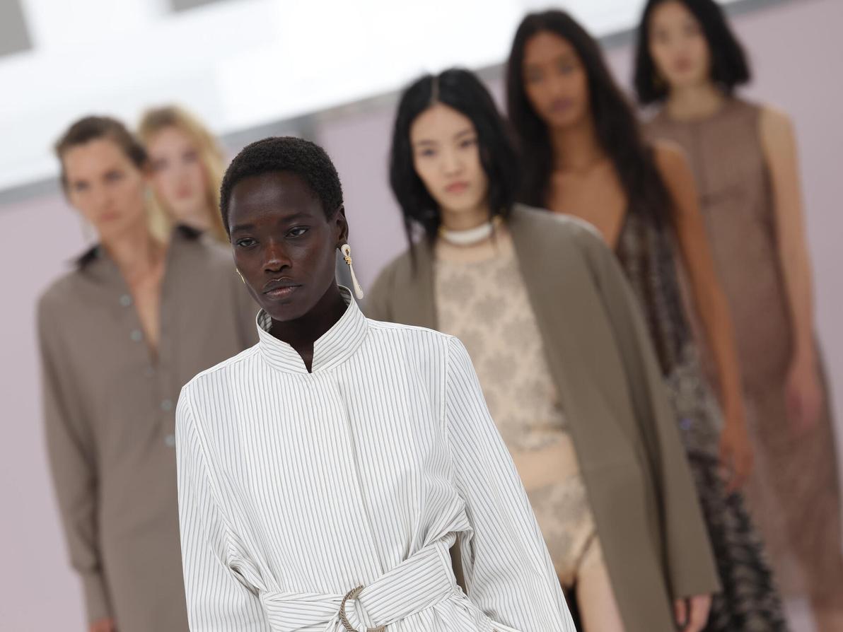 "תמיד הרגשתי מבודדת". אוור אודיאנג מדגמנת בתצוגת אביב-קיץ 2025 של פנדי (צילום: Vittorio Zunino Celotto/Getty Images) אוור אודיאנג מדגמנת בתצוגת אביב-קיץ 2025 של פנדי