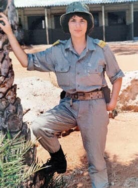 "20 שנה בקבע, בדרגת רס"ן". אנה מולדבסקי בתצלום מתקופת הטירונות