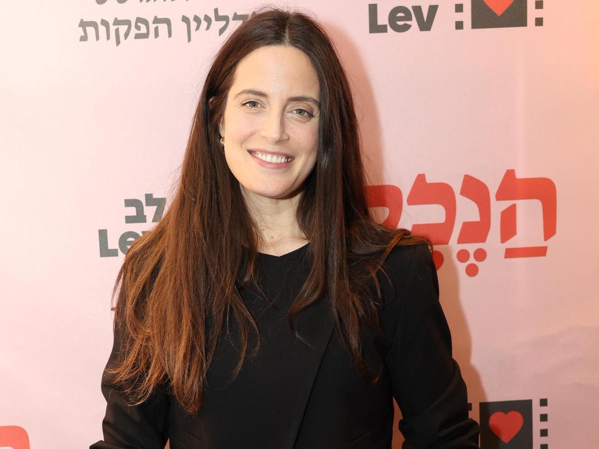  עדי שילון 