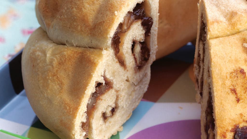 קוגלהוף במלית ריבת שזיפים ואגוזי פקאן